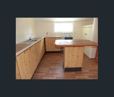 Neat & Tidy 2 Bedroom Home with Rumpus Room - Photo 3