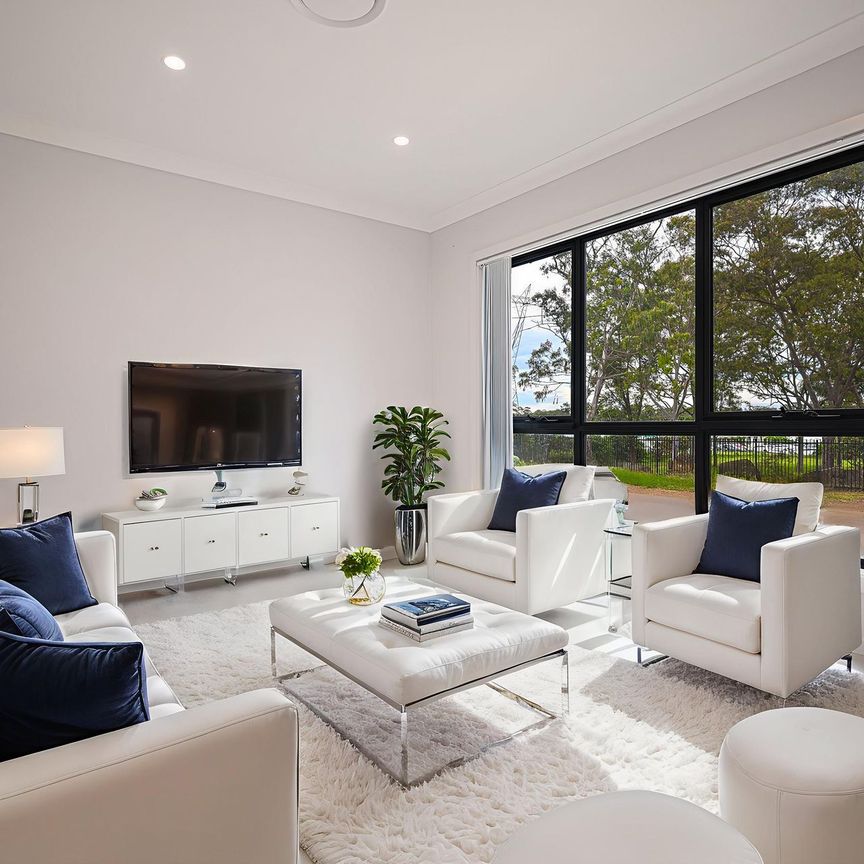 Modern Family Living with Style & Space - 5 Bedroom Stunner! - Photo 1