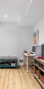 Charming High Ceiling 1 Bed Basement Apartment In High Park Junction - Photo 4