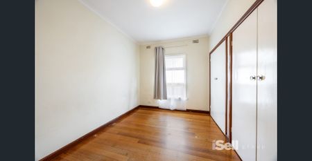 SPACIOUS HOME IN PRIME EDITHVALE LOCATION - Photo 3