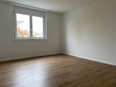 Moderne 4.5 Zimmer-Wohnung mit grossem Balkon - Foto 4