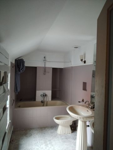 Location Appartement 2 pièces 65m² BAYEUX 14400 - Photo 3