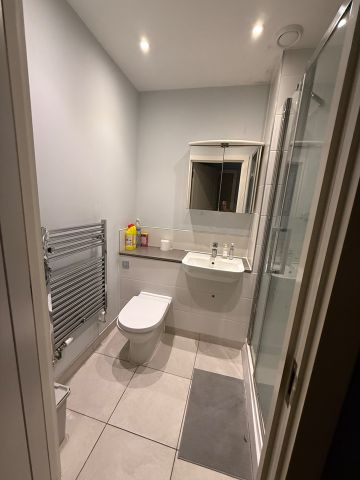 Room in a Shared Flat, London, E14 - Photo 3