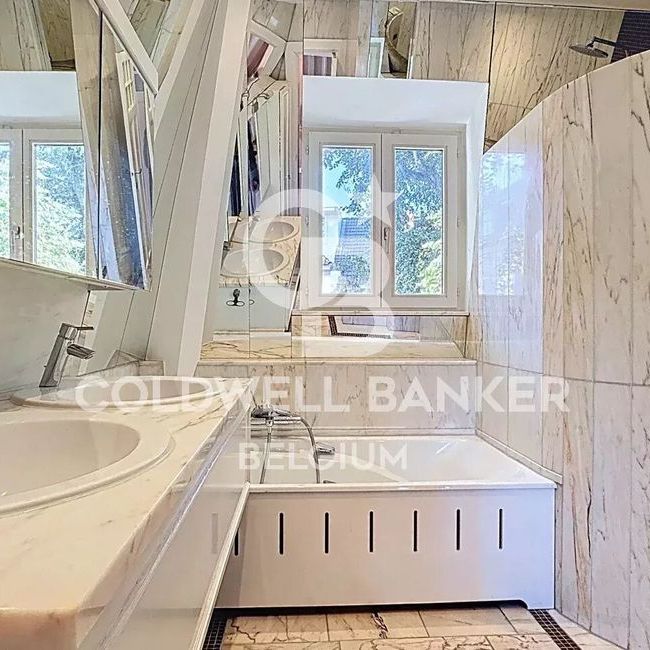 Woning te huur in Ukkel voor € 4.250 met 4 slaapkamers - Foto 1