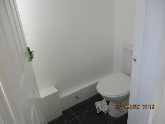 3 bedroom end of terrace house to rent - Photo 1