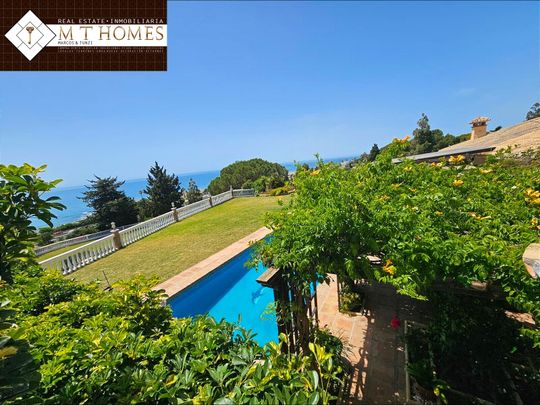 SPACEOUS VILLA FOR RENT WITH PANORAMIC SEAVIEWS AND PRIVATE GARDEN NEAR THE BEACH IN EL CHAPARRAL - Foto 1