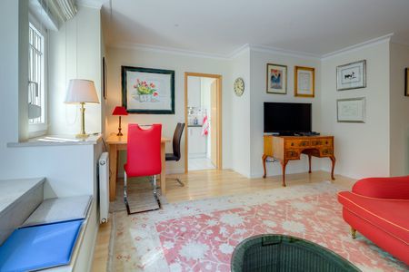 Temporary living in the popular district of Neuhausen - Photo 2