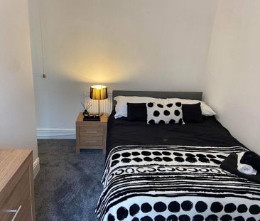 5 bedroom terraced house to rent - Photo 5