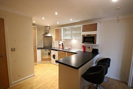 3 bedroom apartment to rent - Photo 4