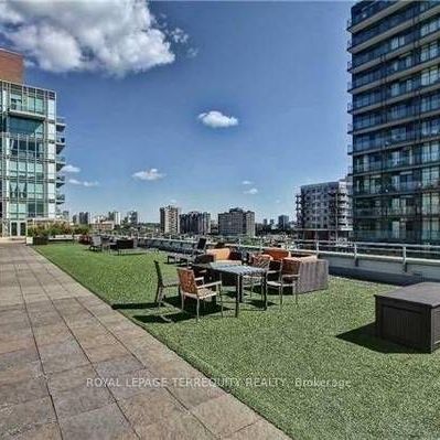 Downtown luxurious Condo near st Lawrence Market - Photo 3