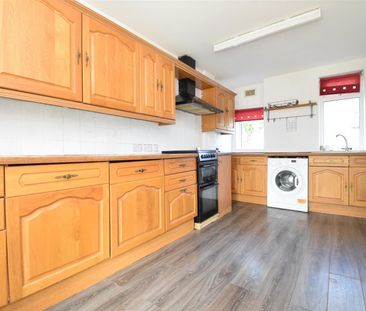 Warren Avenue, Wakefield - Photo 2