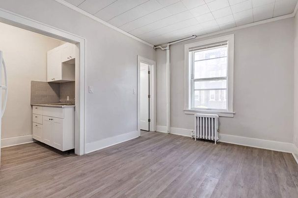 Renovated Suite - 1 Bedroom - Photo 1