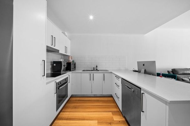 2/10 Tasman Pl,Lyons - Photo 1