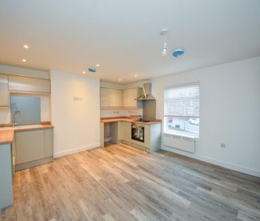 2 bed Flat for Rent - Photo 4
