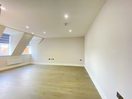 Moulsham Street, Chelmsford - Photo 3