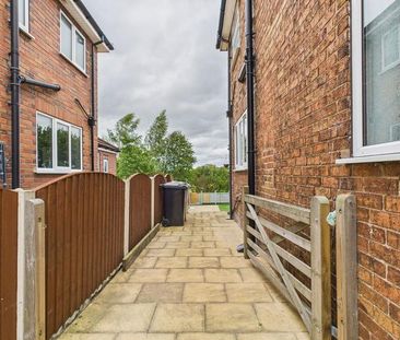 3 bedroom semi-detached house to rent - Photo 1
