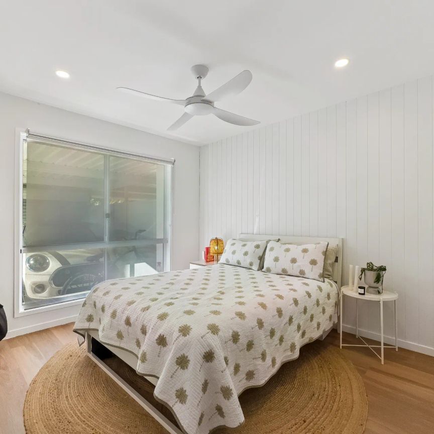 Coastal luxe living in the heart of Burleigh Waters - Photo 1