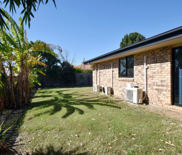 THIS TIDY ENTRY LEVEL, LOW MAINTENANCE HOME WILL NOT DISAPPOINT! - Photo 3