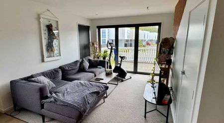 Beautiful 2 bedroom available now! - Photo 5