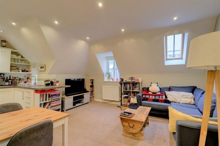 2 BED Flat To rent - Photo 2