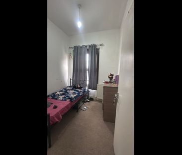 Room in a Shared House, Romford Road, E12 - Photo 2