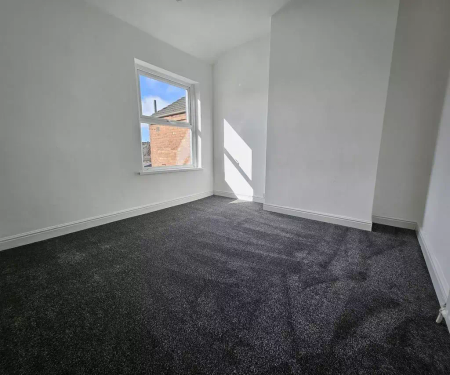 3 bedroom end of terrace house to rent - Photo 4