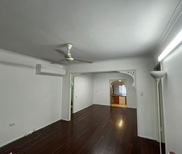 11 Teal Street, Slade Point - Photo 2