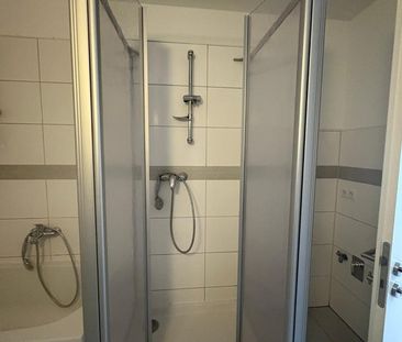 Großzügige 3 Raum Wohnung mit Balkon in schöner Lage von Auerbach - Foto 3