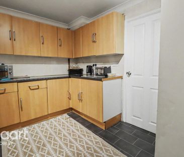 3 bedroom end of terrace house to rent - Photo 4