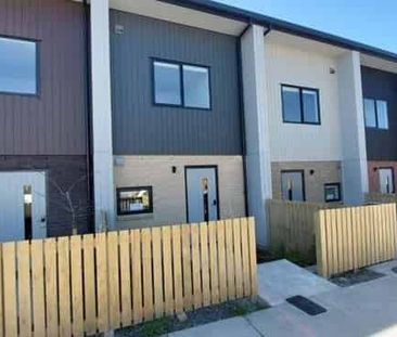 3 Bedrooms in Glen Eden - Photo 4