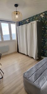 Location Appartement 5 pièces 24m² MARSEILLE 9ème - Photo 3