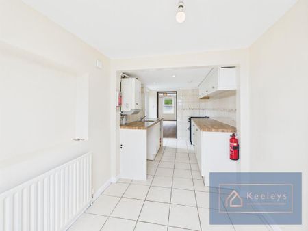 3 bedroom end of terrace house to rent - Photo 2