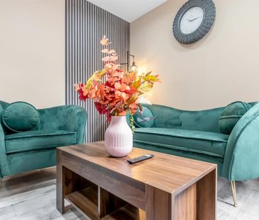 1 bedroom in a house share to rent - Photo 1