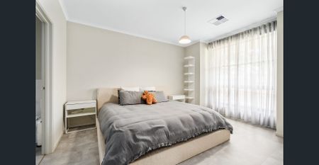 Delightfully comfortable home - Photo 5