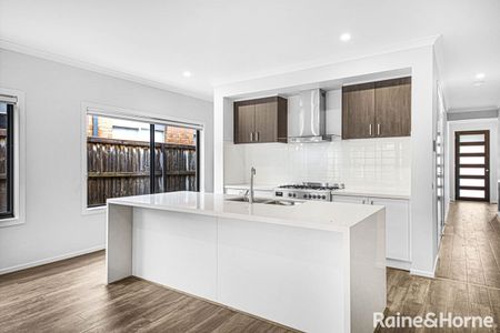 11 Furness Close, Wyndham Vale, VIC 3024 - Photo 4