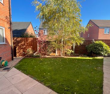 3 bedroom detached to let - Photo 2