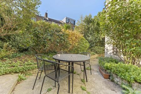 2 bedroom semi-detached house to rent - Photo 4