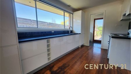 Bright and Cozy 2-Bedroom Home in Central Hallam - Photo 4