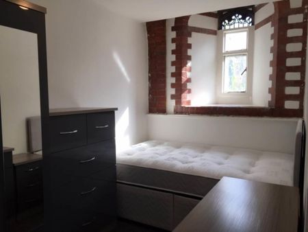 Flat 3 Tabernacle Chapel Garth Road - Photo 4