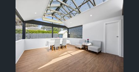 The Ultimate Family Package! - Photo 2