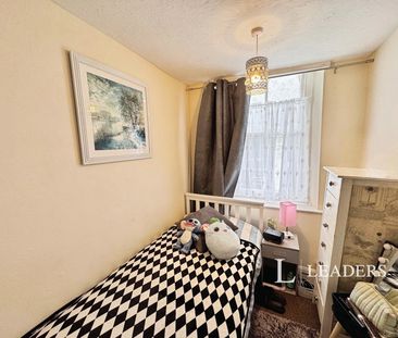 2 bedroom apartment to rent High Street, Lowestoft, Suffolk, NR32 - Photo 5