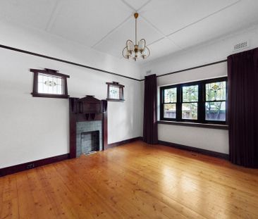 LARGE FAMILY HOME IN PRIME LOCATION - Photo 6