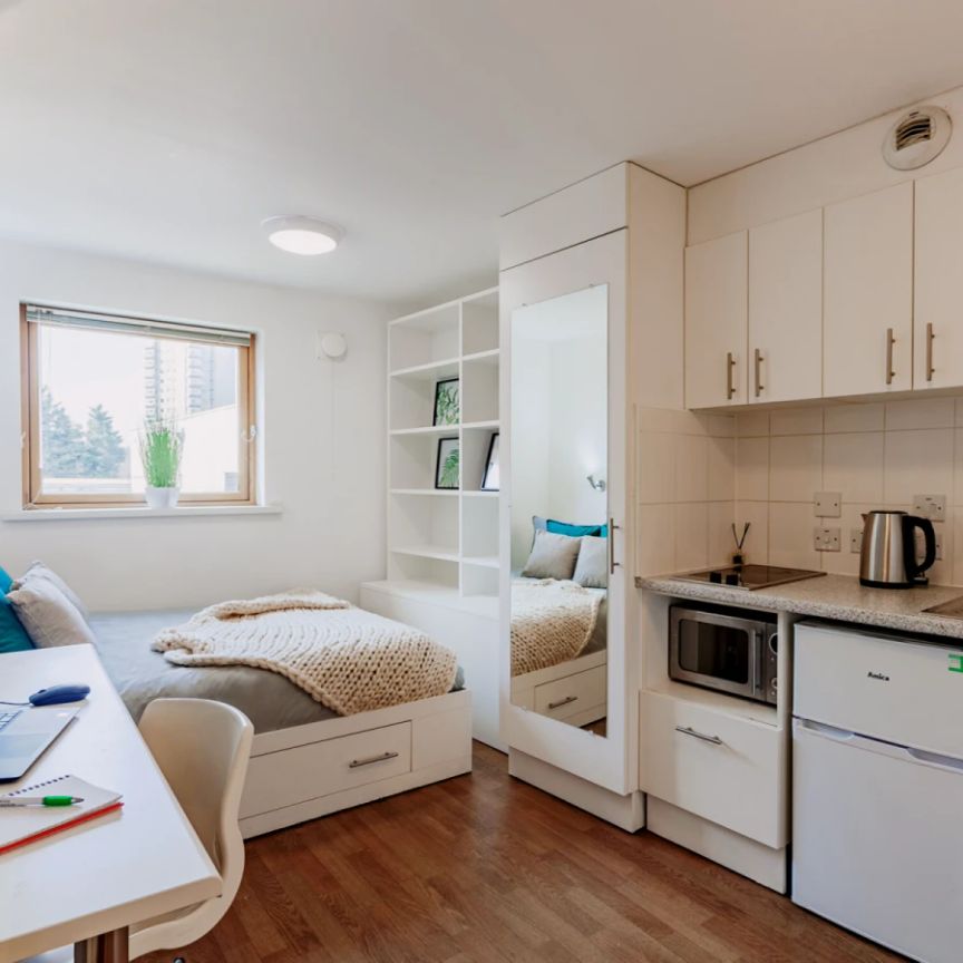 Gold Studio - Photo 1