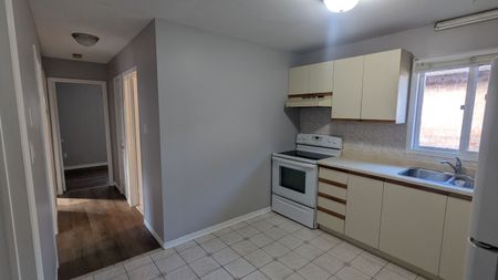 For Lease - 24 Hodgins Avenue, Georgina, Ontario - Photo 4