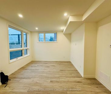 For Lease - 20 Lytham Green Circle Unit# 14, Newmarket, Ontario - Photo 3