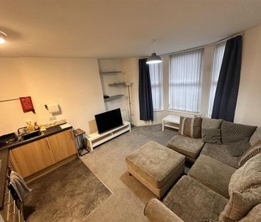 2 bedroom apartment to rent - Photo 4