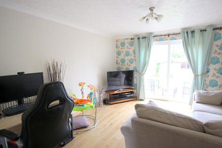 2 bedroom end of terrace house to rent - Photo 3