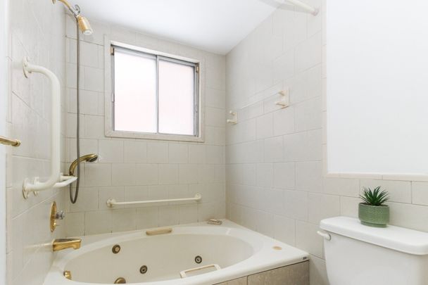 10310 Rue St-Urbain, H3L 2T6, H3L 2T6, Montréal - Photo 1