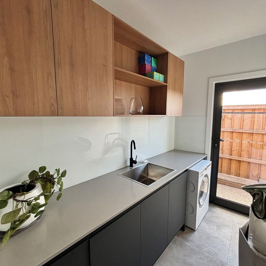Beautiful home in great location - Photo 1