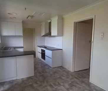 3 BEDROOM HOUSE IN CENTRAL LOCATION - Photo 5